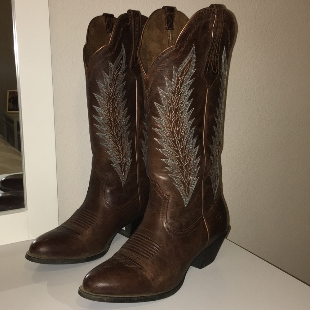 Ariat women’s leather cowboy boots